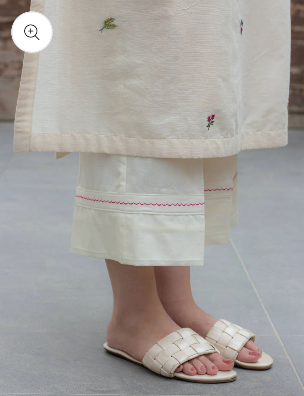 Elegant Embroidered Kurta SET